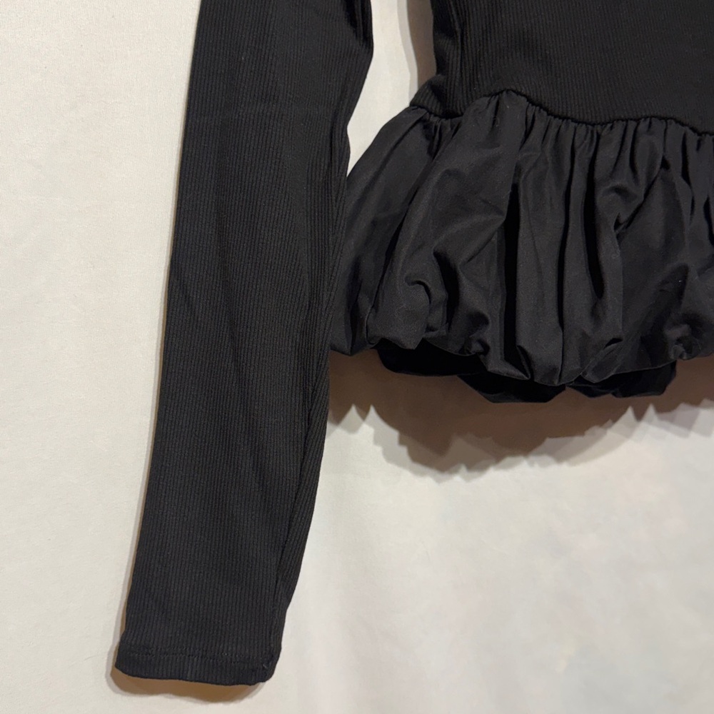 Astr The Label Bubble Hem Peplum Top Black Size Small NWT - Picture 4 of 7